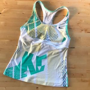 🎉HP🎉🎉 NWOT Nike Dri-Fit Tank Top